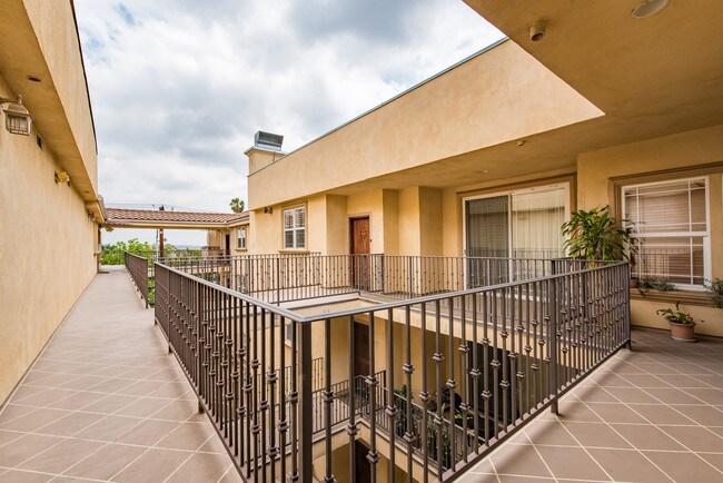 Foto del edificio - 650 E Palm Ave