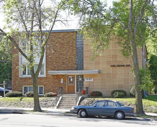 Ford Parkway Apartments Saint Paul, MN