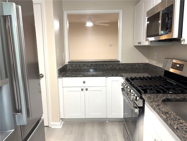 Building Photo - 504 Wynnes Ridge Cir SE