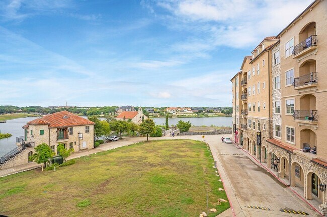 Foto del edificio - 6601 Mediterranean Dr