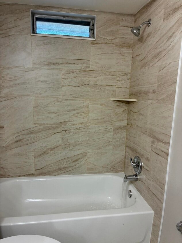 Foto del edificio - 2615 NE 3rd Ct