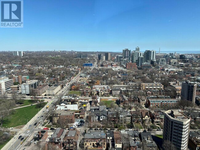 Photo du bâtiment - 319-3319 Jarvis St