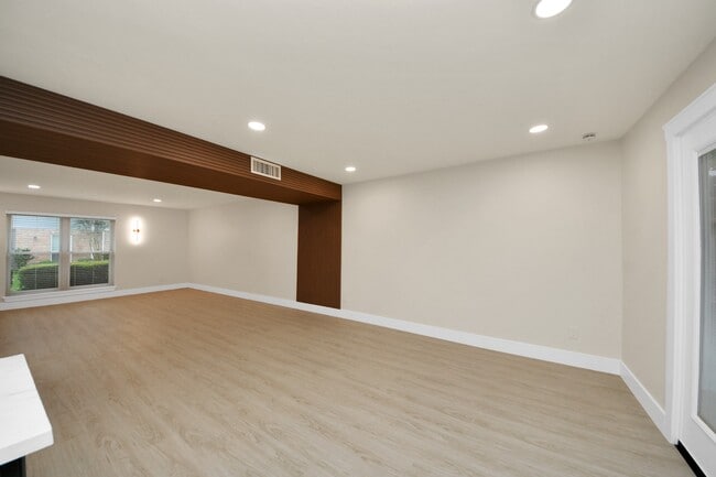 Building Photo - 14647 Perthshire Rd