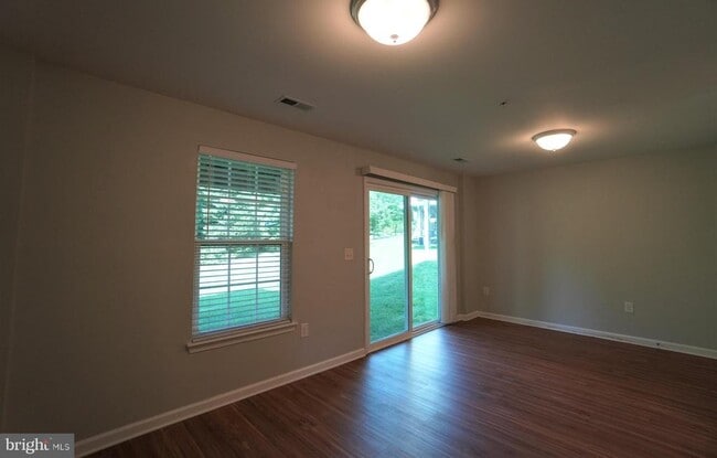 Foto del edificio - 900 Susan Cir