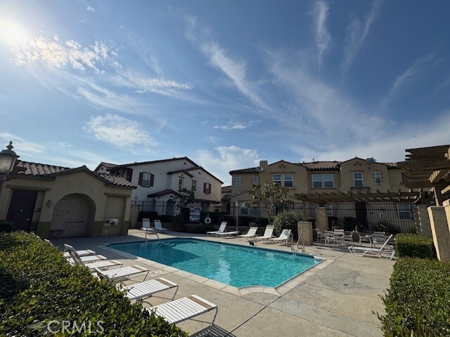 Foto del edificio - 2750 E Oak Hill Dr