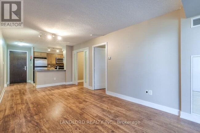 Building Photo - 20 Blue Jays Way