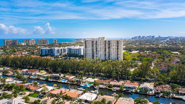 Building Photo - 3200 Port Royale Dr S