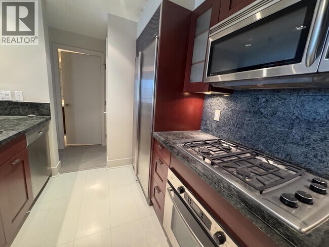 Building Photo - 590 Nicola St