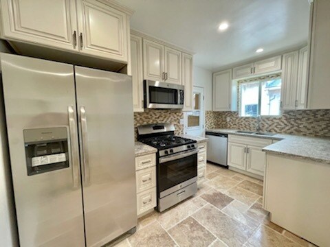 Foto principal - 1227 S Westmoreland Ave