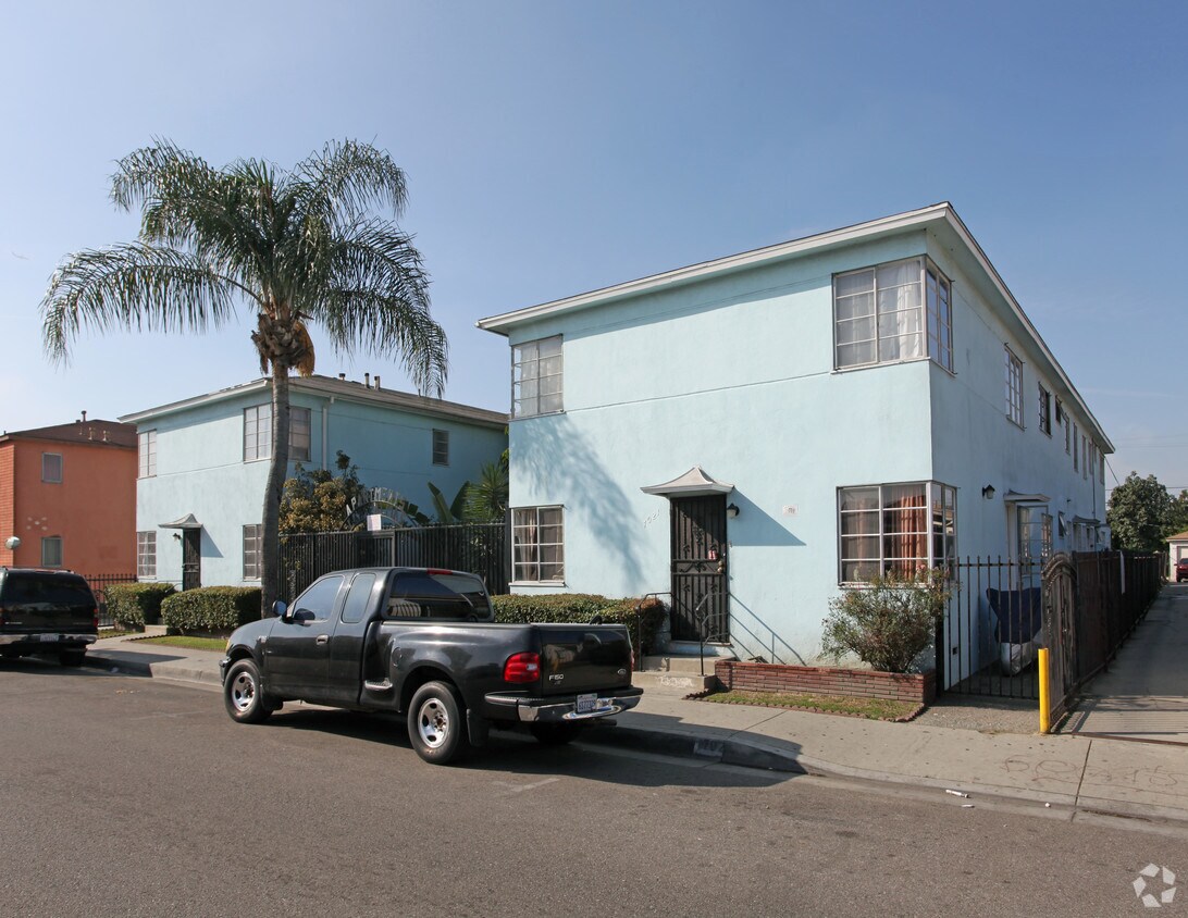 Foto del edificio - 7021-7025 Mountain View Ave