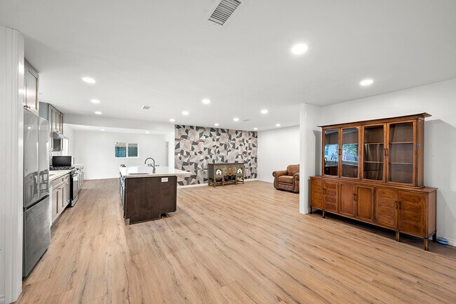 Foto del edificio - 3352 Altadena Ave