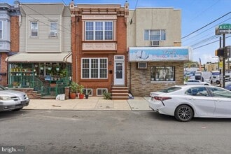Building Photo - 2653 S 6th St