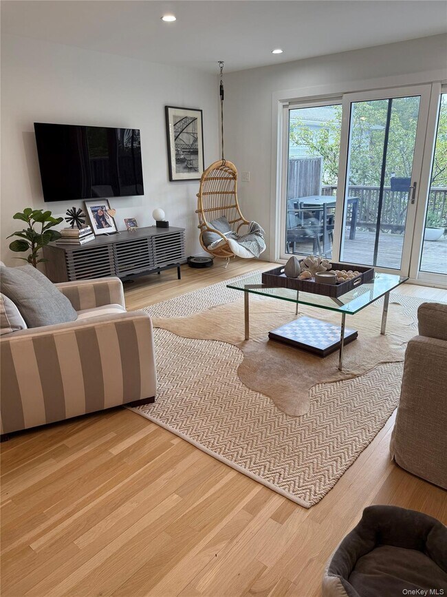 Building Photo - 3041 Mitchell Rd