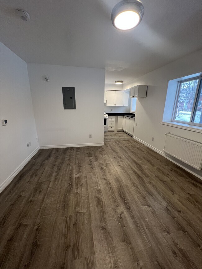 Photo du bâtiment - 625 Borthwick Ave