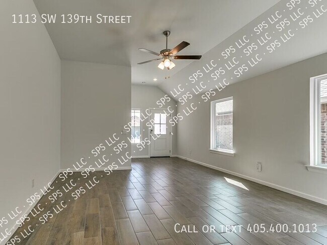 Building Photo - 1113 SW 139th St