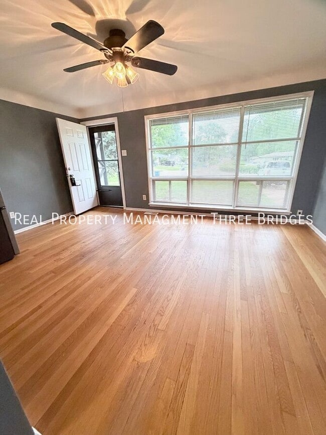 Building Photo - 7025 Richwood Ln