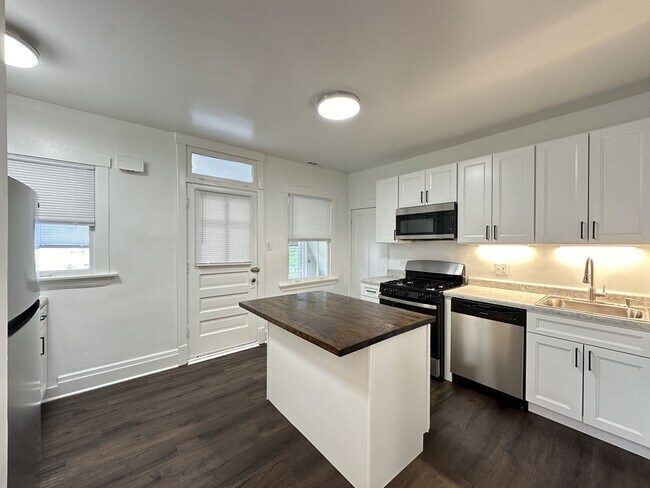 Foto del edificio - 5701 N Keystone Ave