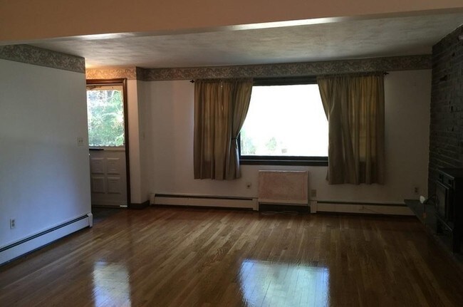Foto del edificio - 24 Glen Echo Blvd