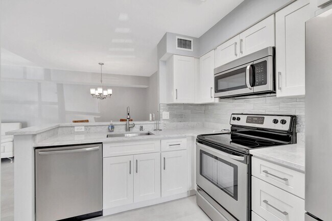 Foto del edificio - 14895 Builtmore Way