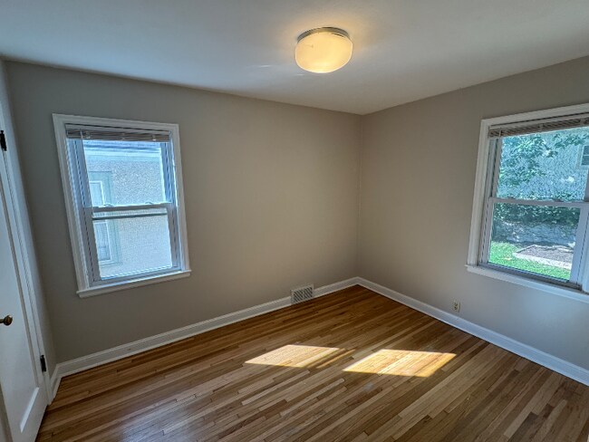 Foto del edificio - 4634 Cedar Ave S
