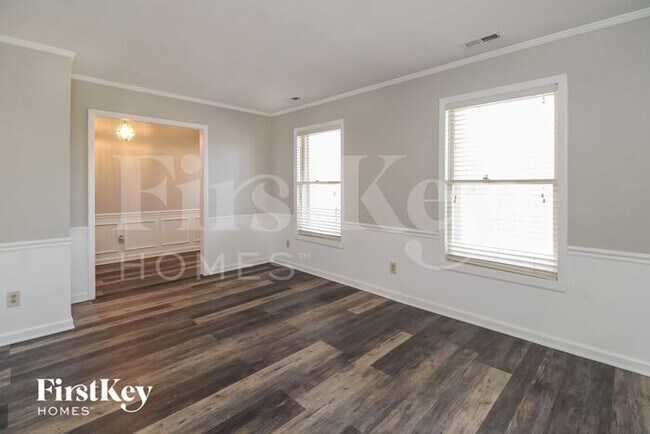 Foto del edificio - 7808 Beech Forest Rd