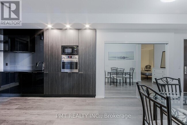 Building Photo - 70 Temperance St