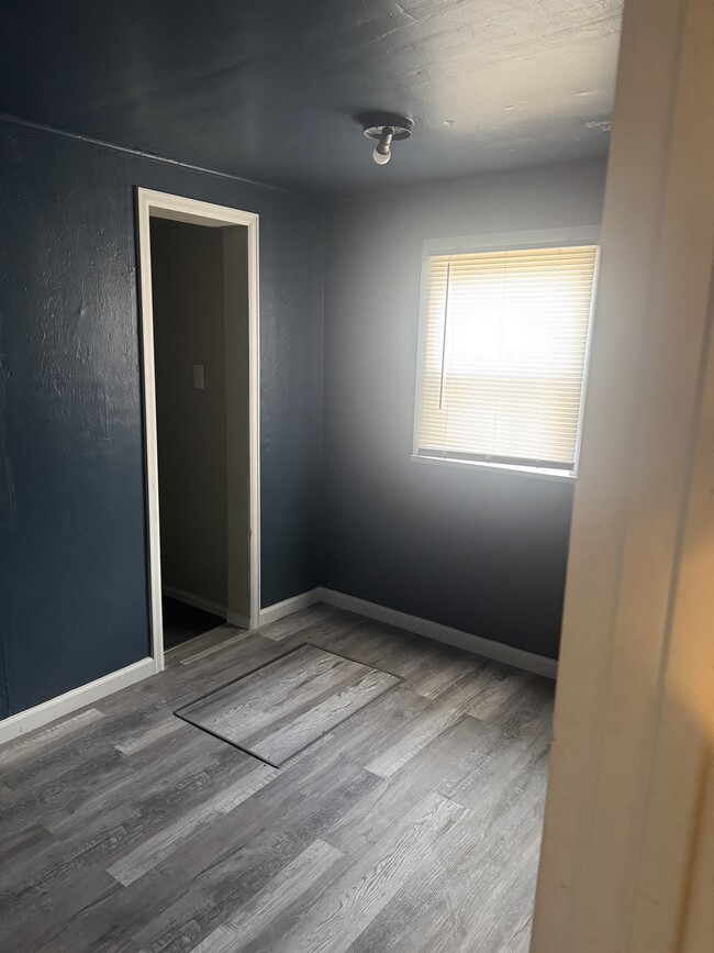 Building Photo - 221-211 11th St