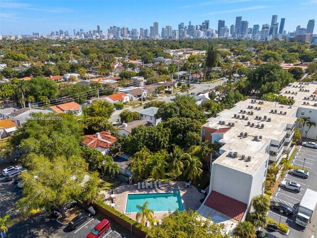 Foto del edificio - 2150 SW 16th Ave