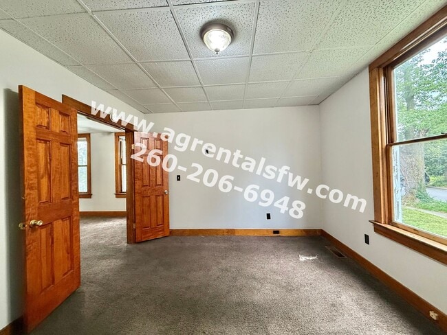Building Photo - 4 Bedroom House- (Section 8 OK!)