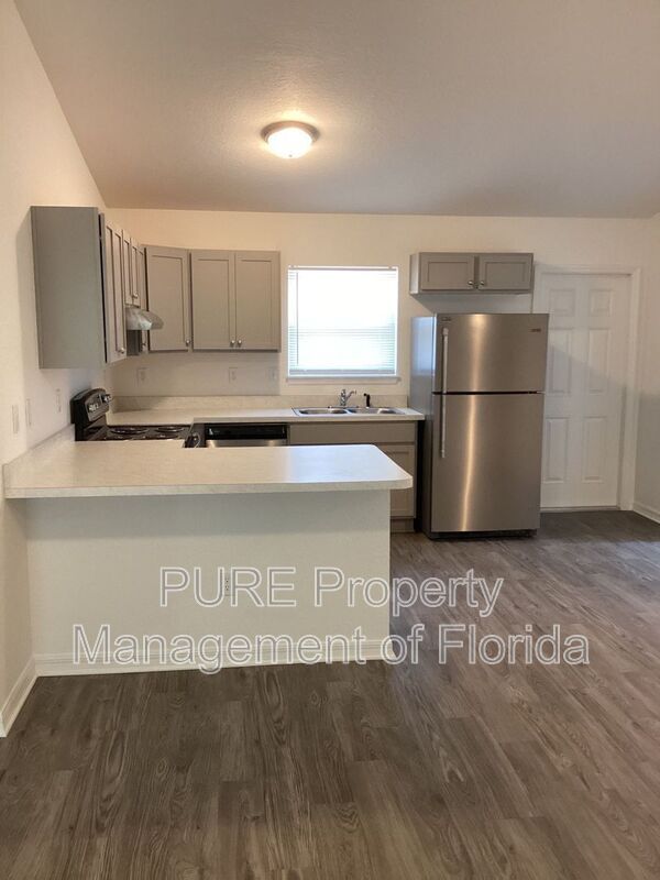 Foto del edificio - 213 Locust Ln Dr