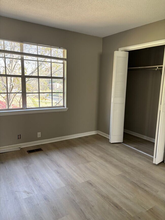 Foto del edificio - 3653 Shirl Jo Ln