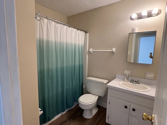 Foto del edificio - 4216 Eleanor St