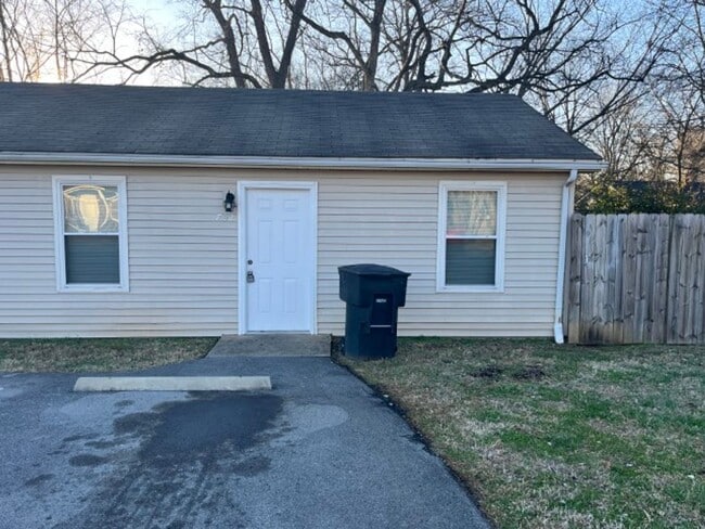 Centrally located In Murfreesboro - Centrally located  In Murfreesboro Apartment