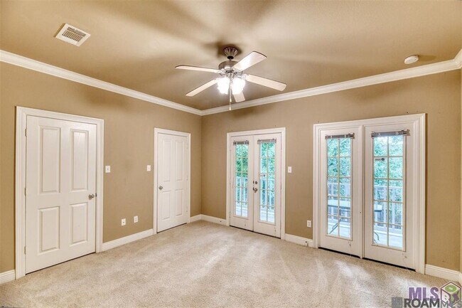 Foto del edificio - 5112 Arlington Ct