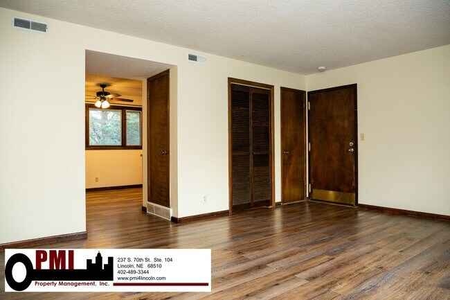 Foto del edificio - 2 Bedroom and 1 Bathroom Apartment Availab...