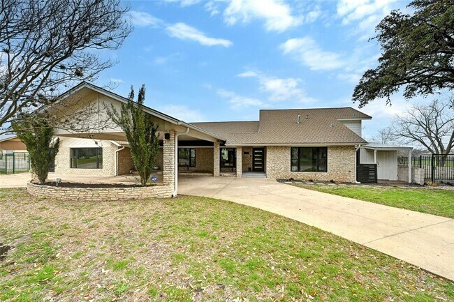 Foto del edificio - 5700 Penick Dr