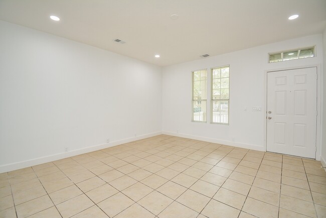 Building Photo - 29725 Sullivan Oaks Dr