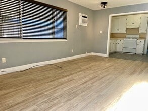 Building Photo - 3535 N San Joaquin St