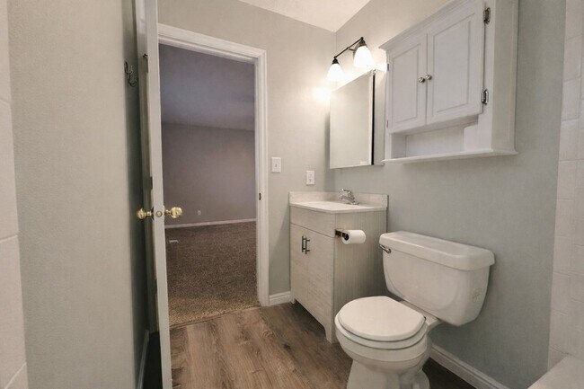 Building Photo - 1569 W 400 S