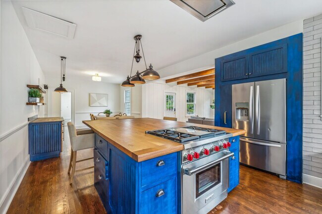 Foto del edificio - 2126 Sharondale Dr