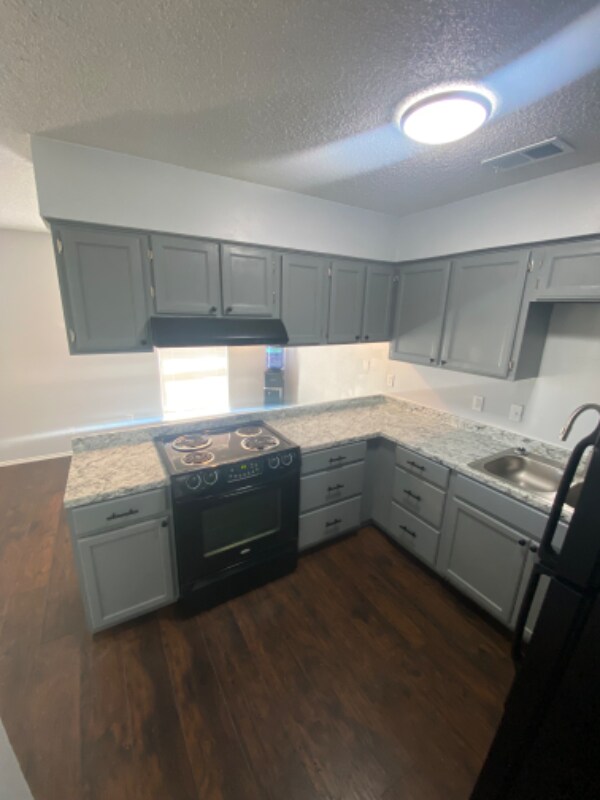 1005 Tierney Rd, Fort Worth, TX 76112 Room for Rent in Fort Worth, TX