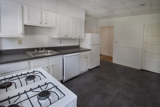 Apartment #1 - 201 Center Ave