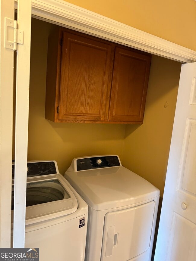 Building Photo - 109 Green Meadow Dr