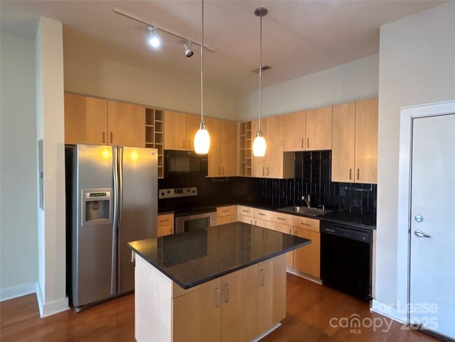 Foto del edificio - 714 N Davidson St