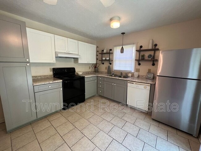 Building Photo - 914 Emory Ct