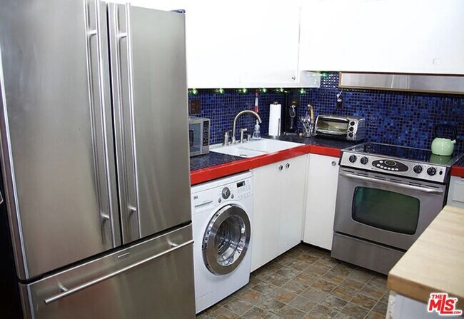 Foto del edificio - 1701 Clinton St
