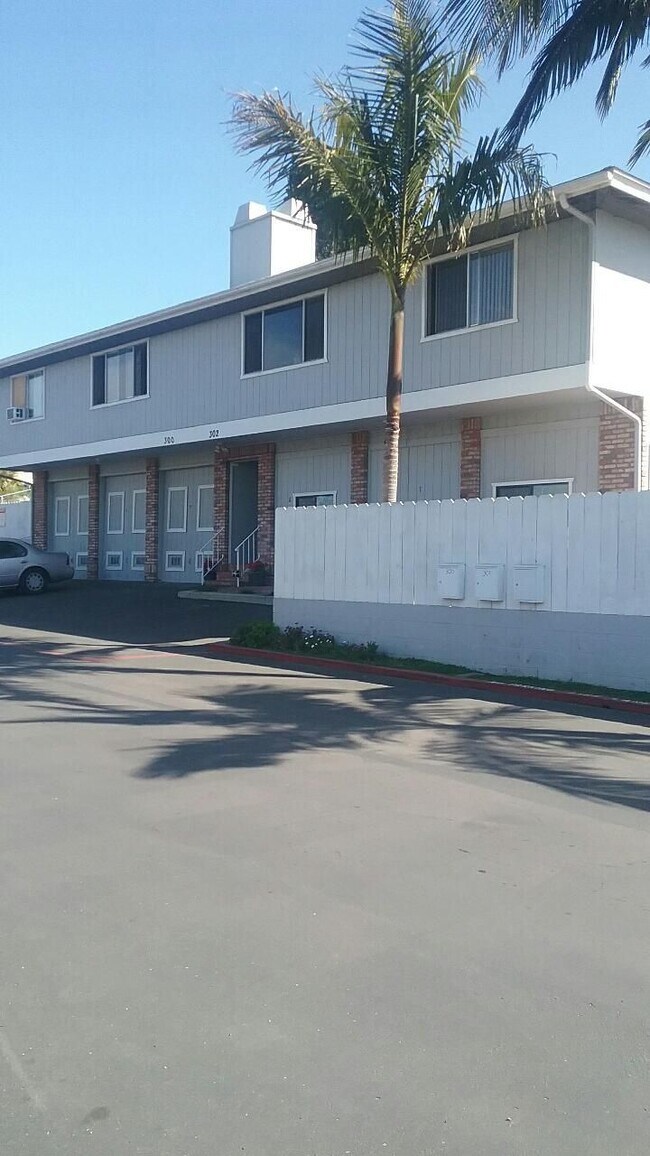 Building Front - 302 Eddie Dr