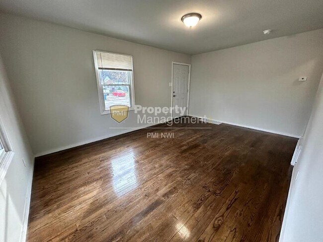 Foto del edificio - 932 E 44th Ave