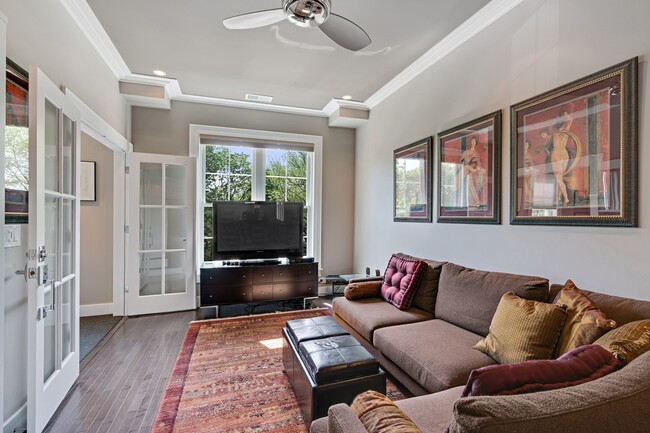 Foto del edificio - 4704 N Kennicott Ave