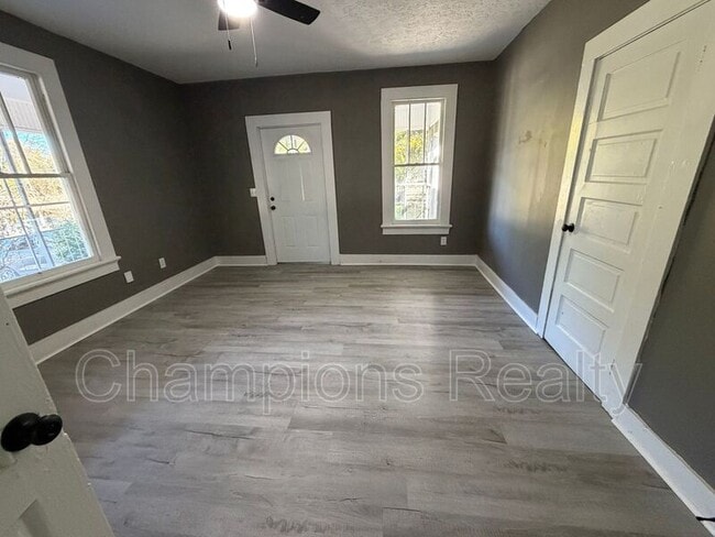 Building Photo - 948 Belvedere Dr